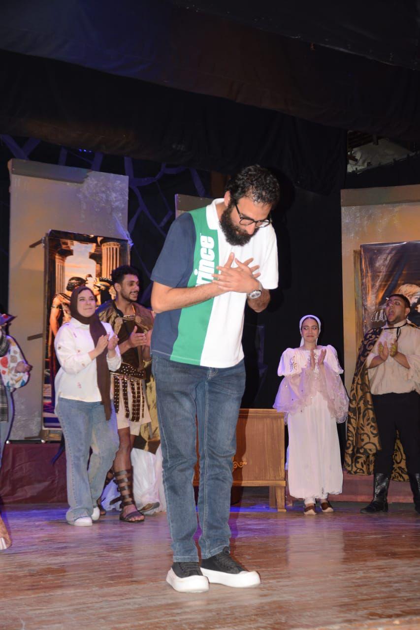 أمير اليماني مخرج مسرحية شكسبير في السبتية (1)