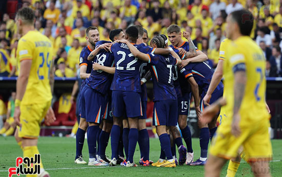 فرحة الفوز على رومانيا  (1)