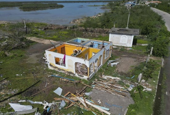 إعصار بريل فى البحر الكاريبي (4)