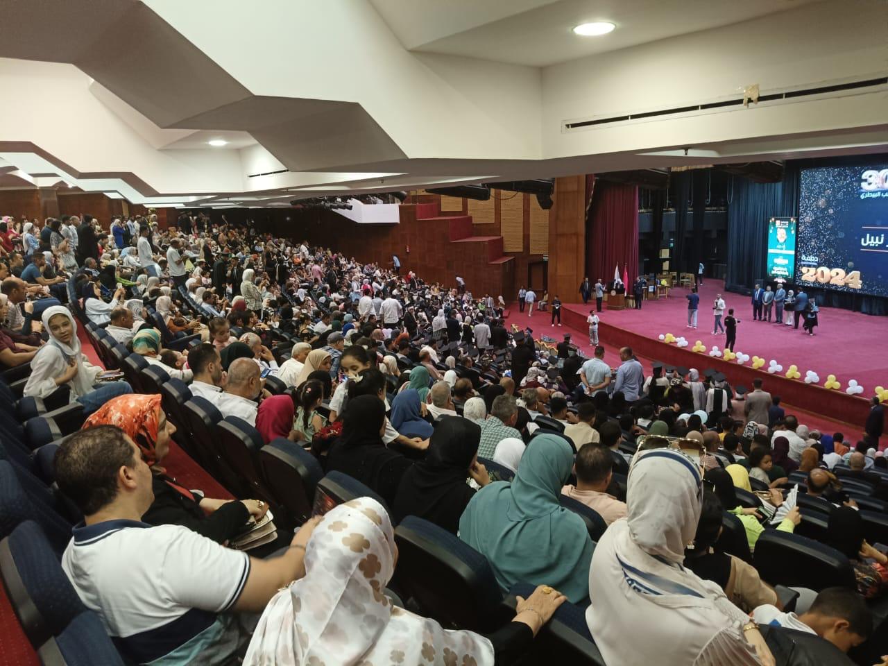 الحضور من أولياء أمور الطلاب الحضور من أولياء أمور الطلاب