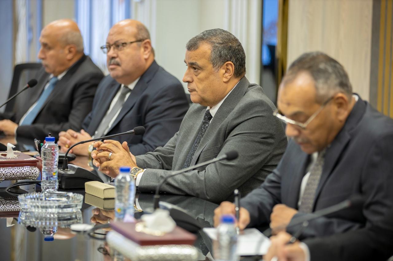 وزير الإنتاج الحربى يبحث مع وزيرى البيئة و الكهرباء مستجدات التعاون المشترك (8)