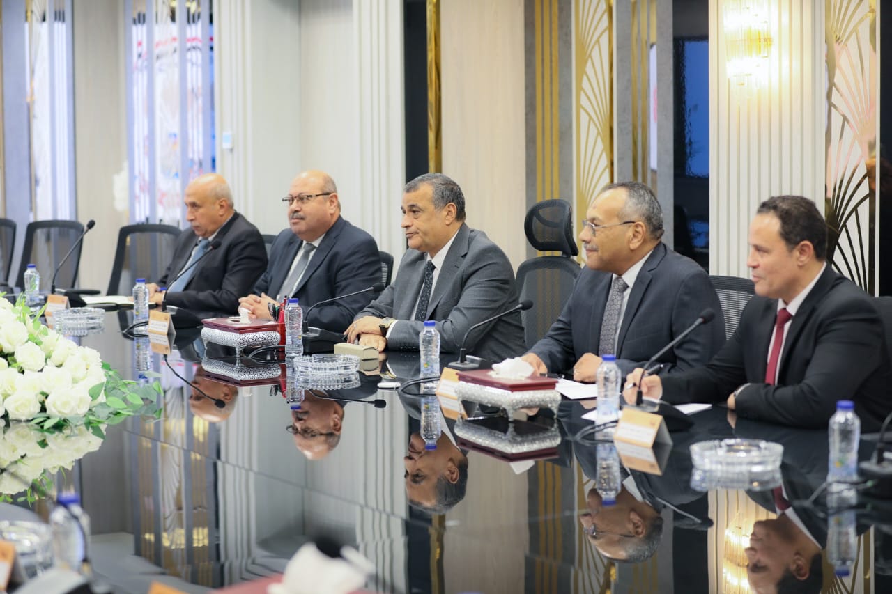 وزير الإنتاج الحربى يبحث مع وزيرى البيئة و الكهرباء مستجدات التعاون المشترك (4)