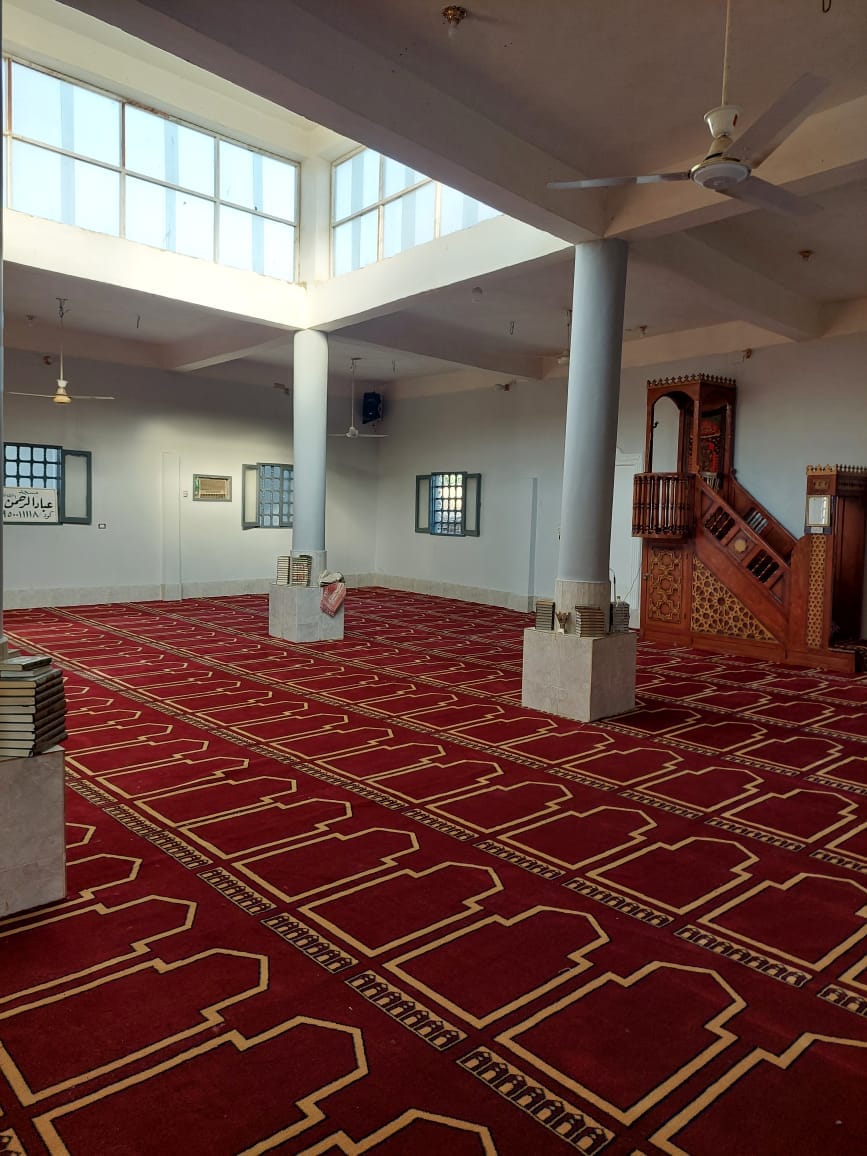 فرش مسجد عباد الرحمن بالقبلى قامولا بالقرنه بسجاد المحراب الجديد