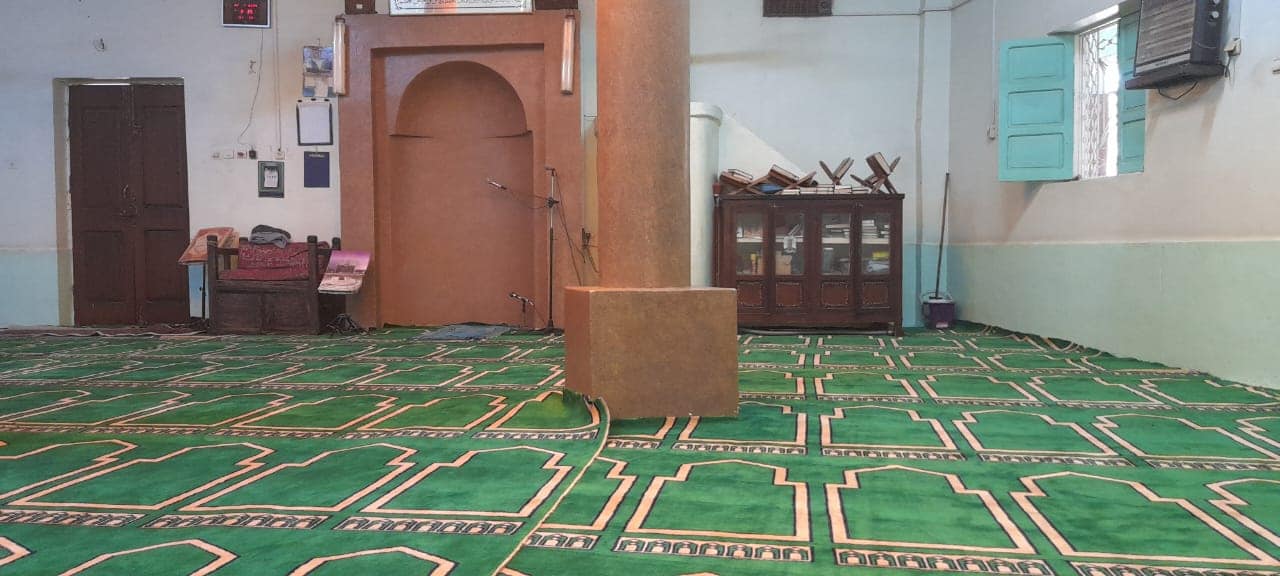 فرش مسجد خالد بن الوليد باسنا بسجاد المحراب الجديد