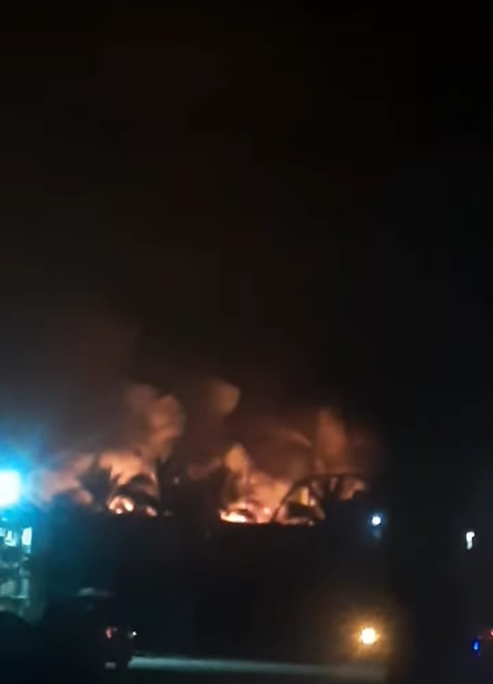 حريق بمصنع في المنطقة الصناعية بمدينة 6 أكتوبر (6)
