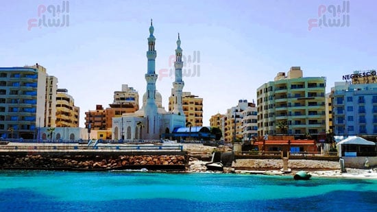 اطلالة-مسجد-العوام-على-البحر-في-مطروح