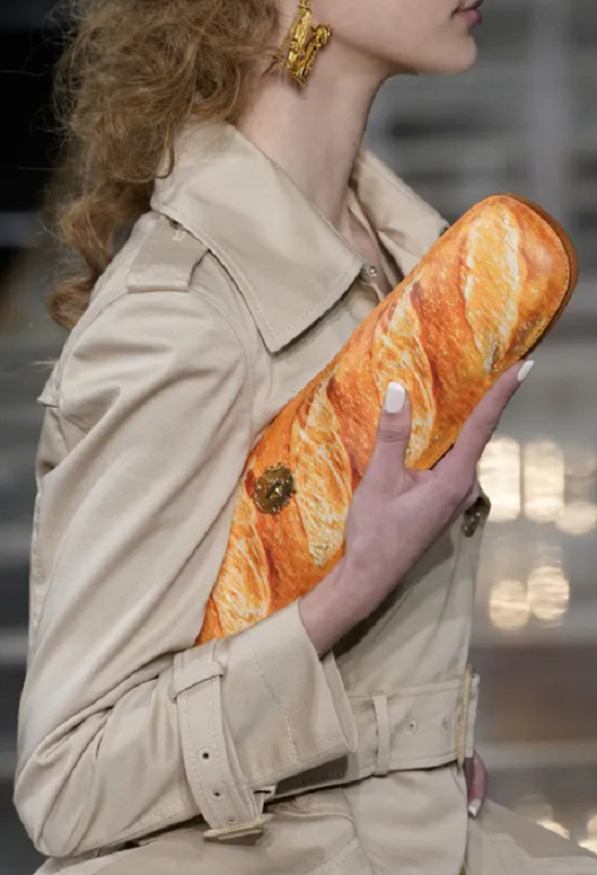 حقيبة على هيئة خبز