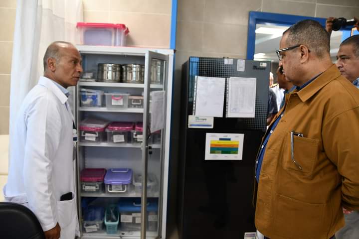 محافظ جنوب سيناء يتفقد المركز الطبي (2)