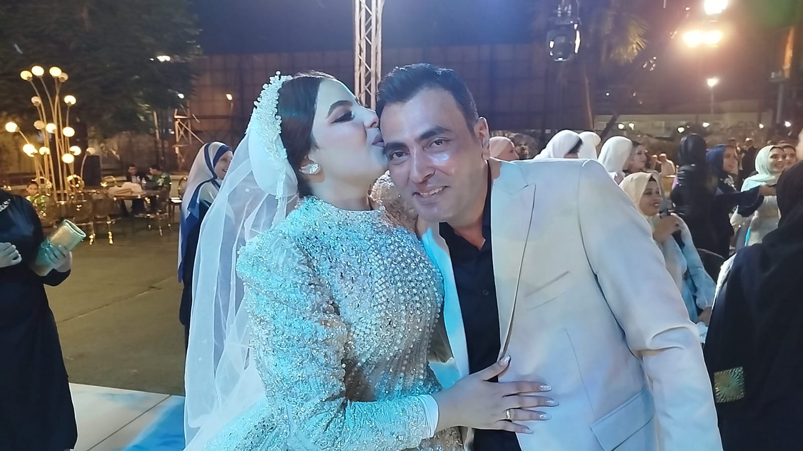 حمادة هلال يشارك  في زفاف ابنة الشاعر هادى ابو اليزيد رغم مرضه (2)