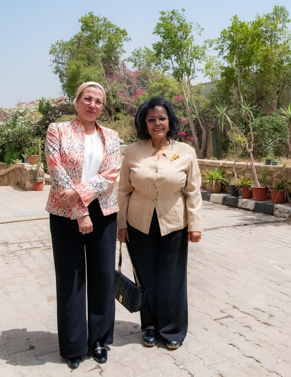 المديرة التنفيذية  للنبياد مع وزيرة البيئة
