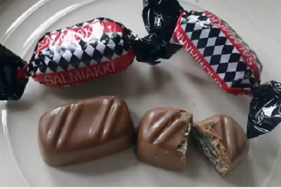 شيكولاته السالمياك حلوى عرق السوس