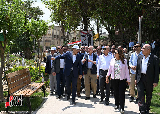  تفقد الدكتور مصطفى مدبولي لمشروع إعادة إحياء حديقة الأزبكية التراثية (6)