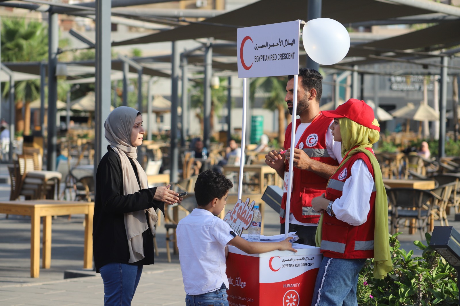 قافلة الهلال الأحمر لدعم غزة بالمنوفية