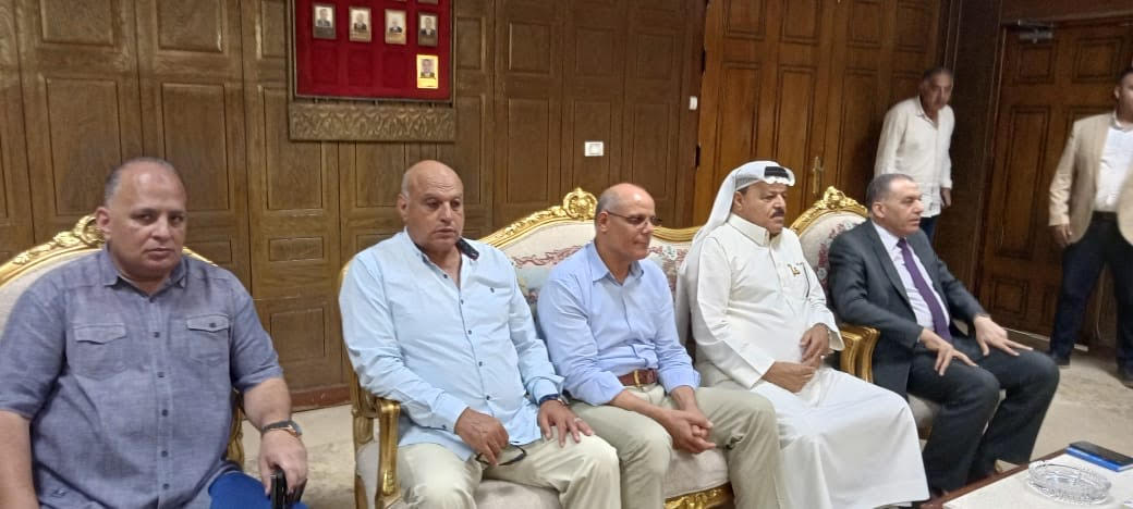 المحافظ السابق خلال استقبال اللواء خالد مجاور (2)