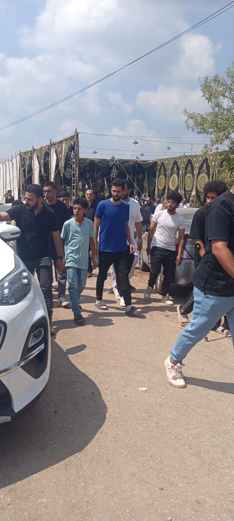 الاعبون يودعون جثمان الاعب أحمد رفعت