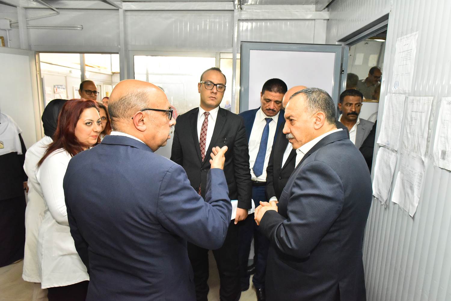 محافظ أسيوط يتفقد مستشفى الرمد (2)