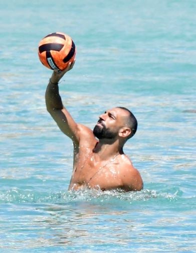 محمد صلاح في اليونان (1)