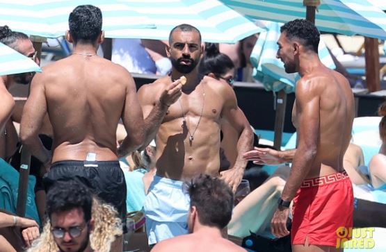 محمد صلاح في اليونان (4)