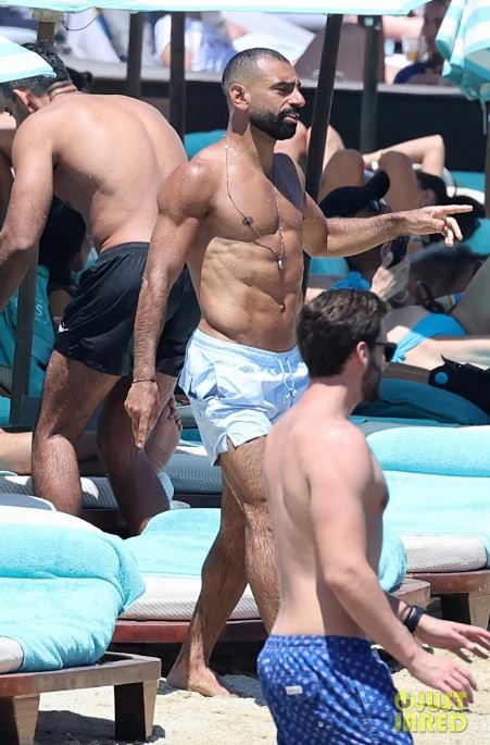 محمد صلاح في اليونان (5)