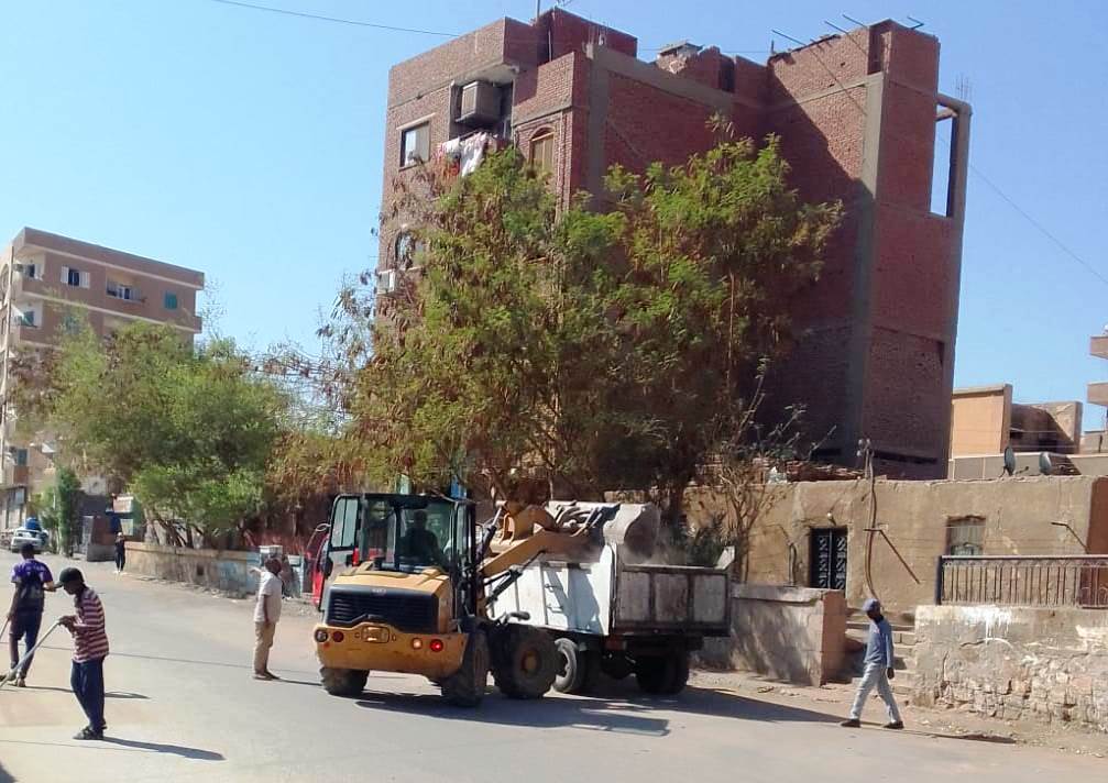رفع المخلفات من الشوارع رفع المخلفات من الشوارع