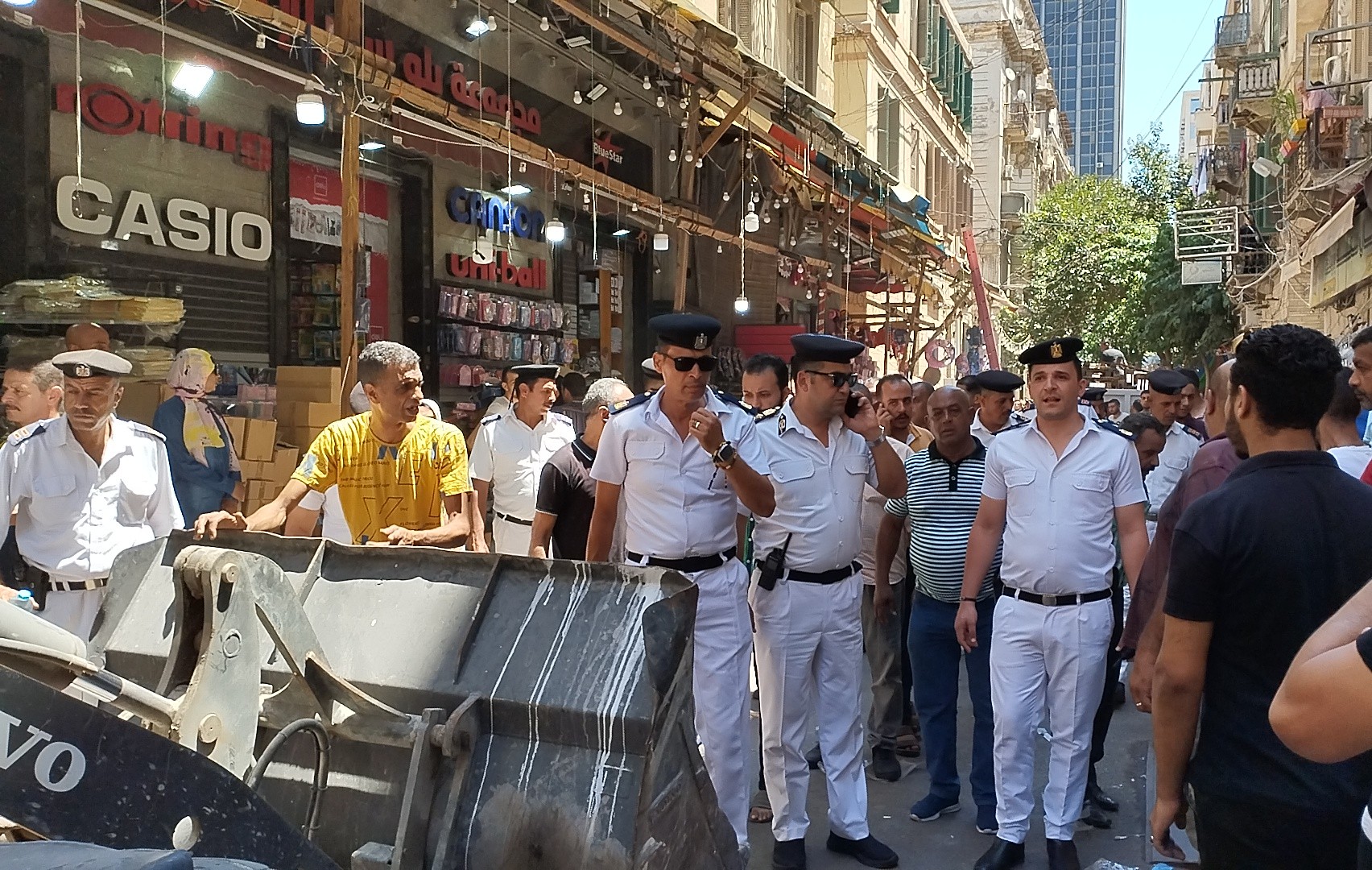 حملة تسهيلات بشوارع المنشية بالاسكندرية حملة تسهيلات بشوارع المنشية بالاسكندرية