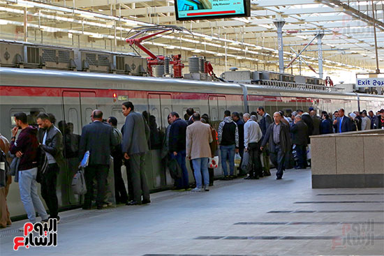 71865-The high-speed train serves a large segment of citizens