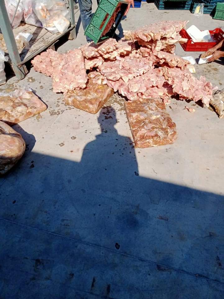 ضبط أغذية فاسدة بأسواق دمياط ضبط أغذية فاسدة بأسواق دمياط