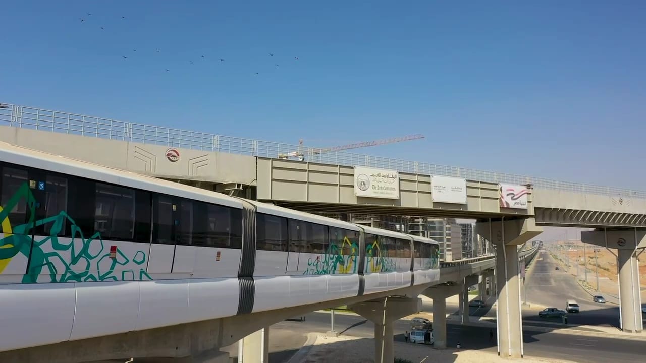 قطار أحادي السكة قطار أحادي السكة