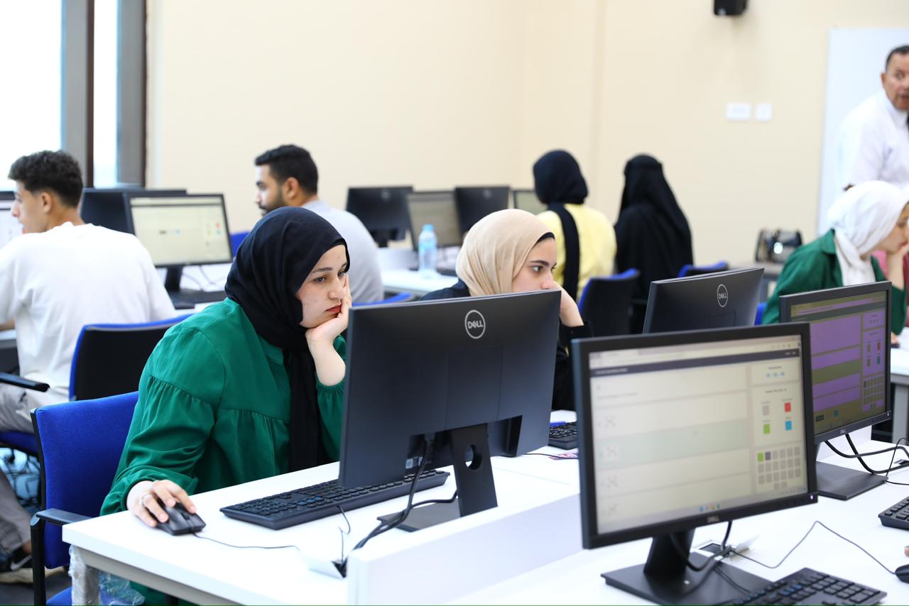 انطلاق الامتحانات الالكترونية بجامعة المنصورة الجديدة انطلاق الامتحانات الالكترونية بجامعة المنصورة الجديدة