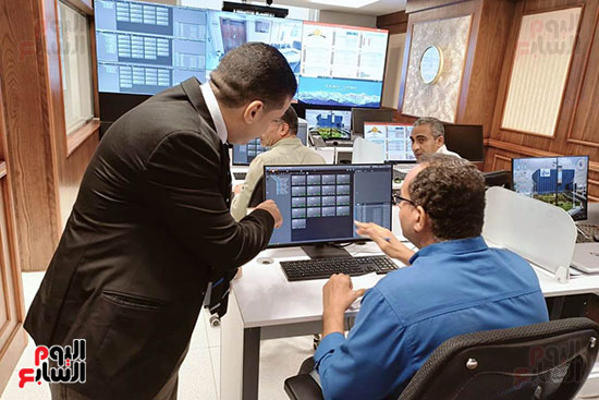 محرر اليوم السابع داخل مركز إدارة الأزمات والشبكة الوطنية للطوارئ والسلامة العامة بوزارة التنمية المحلية