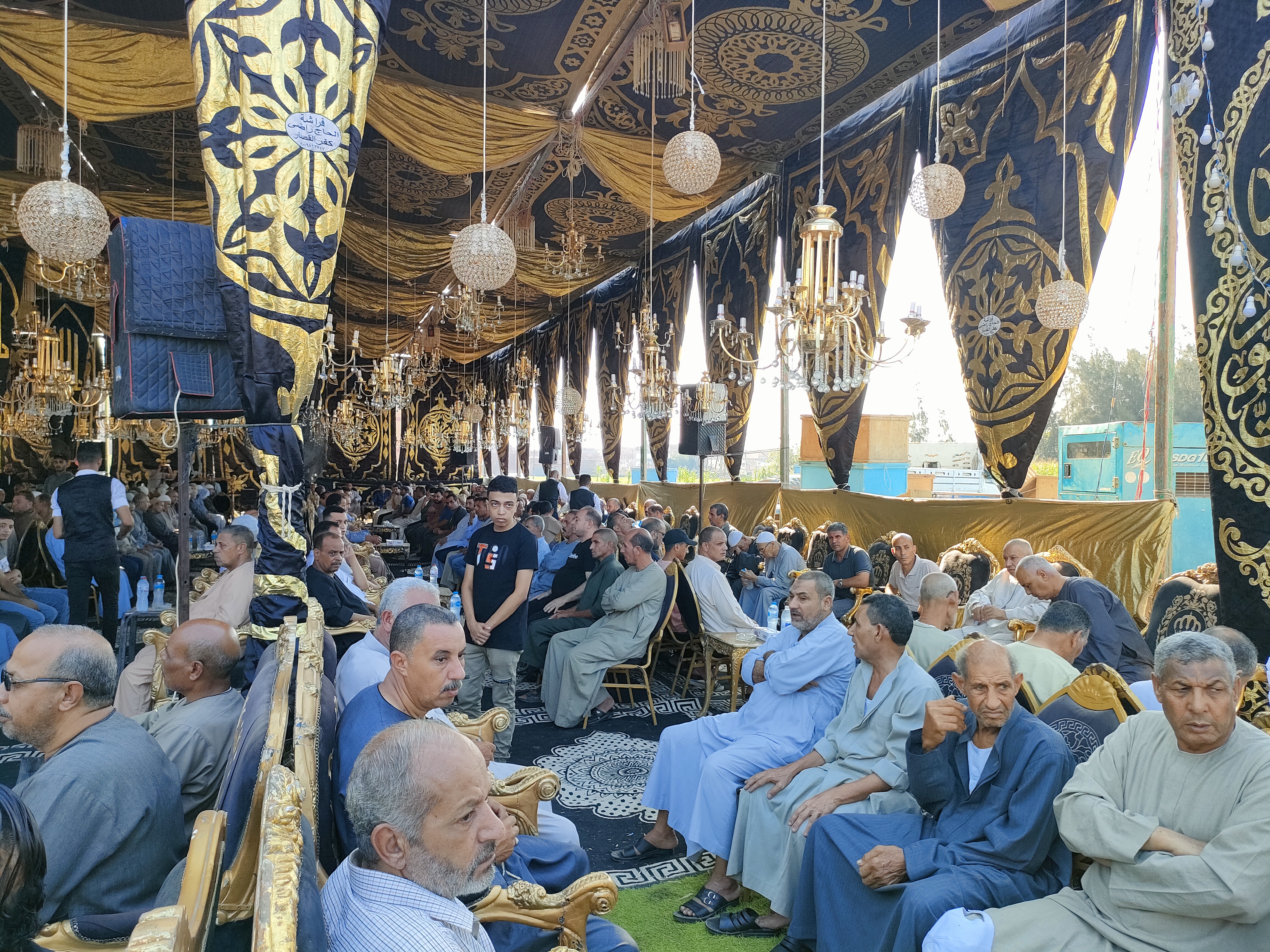 تشييع جثمان الفنان حسام شوقي بالغربية