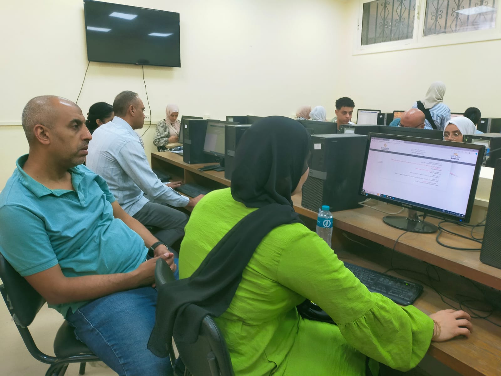 طلاب المرحلة الثانية يتوافدون على معامل جامعة عين شمس للتنسيق طلاب المرحلة الثانية يتوافدون على معامل جامعة عين شمس للتنسيق