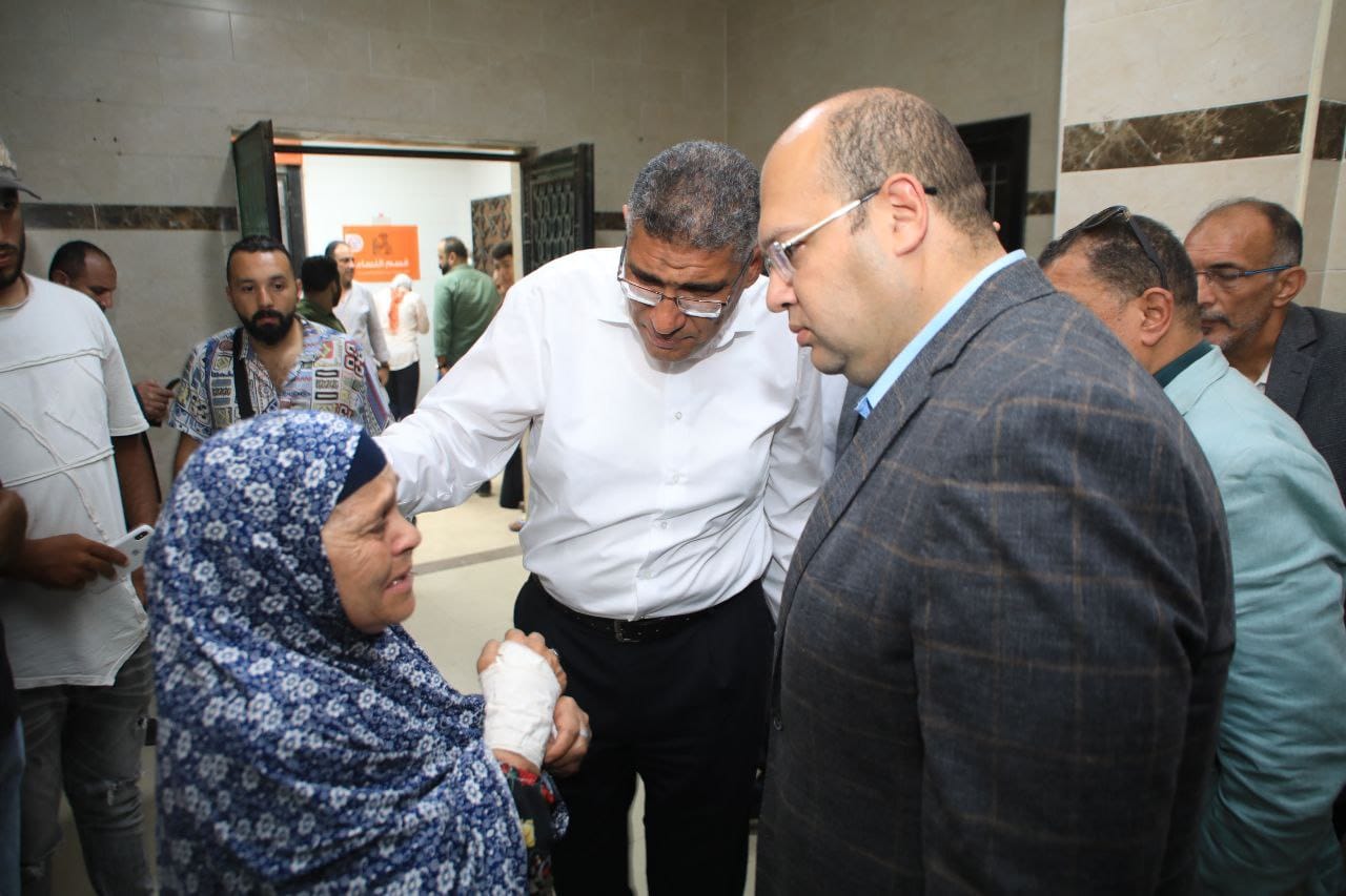 محافظ ديزا يتفقد صحة المرضى محافظ ديزا يتفقد صحة المرضى