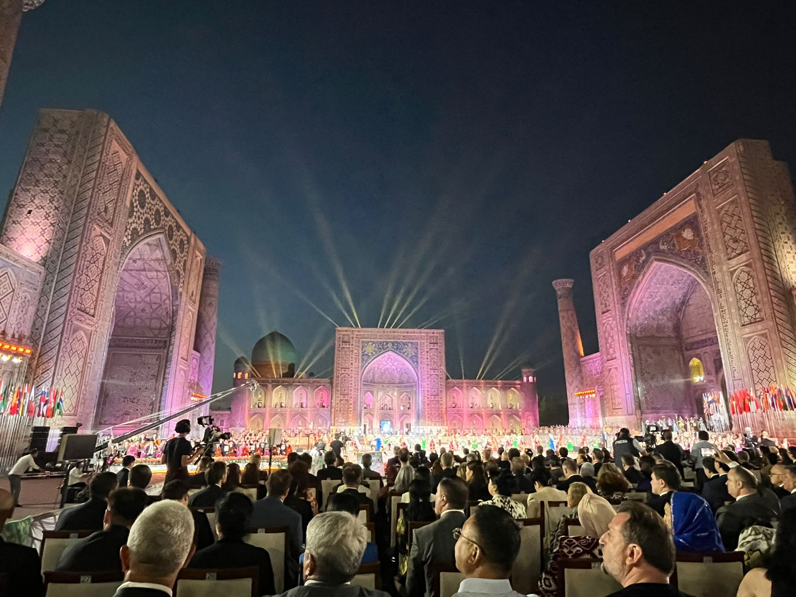 افتتاح مهرجان شرق تارونالاري