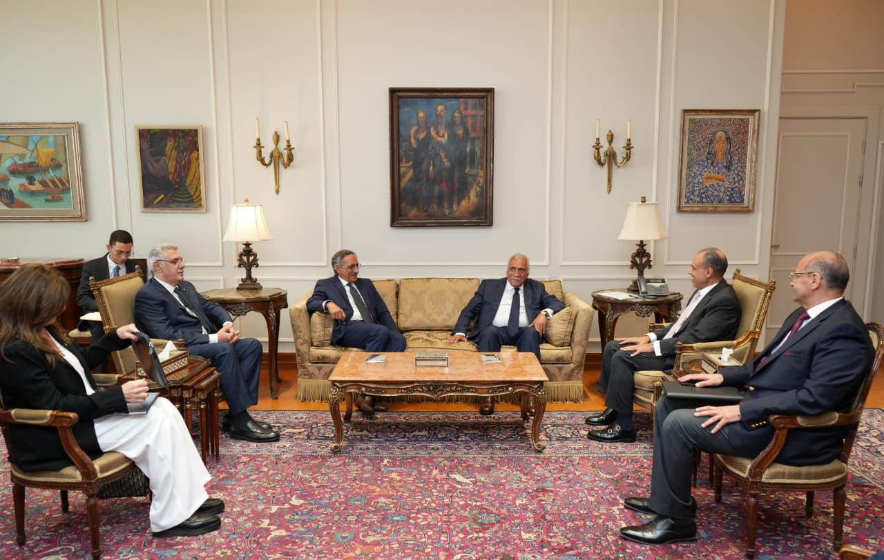 وزير الخارجية والهجرة يستقبل وفد غرفة التجارة الأمريكية بمصر.. صور