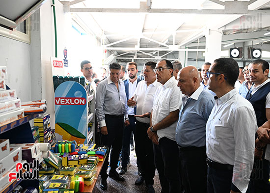 رئيس الوزراء مصطفى مدبولى يتفقد مصنع الشركة المصرية الأفريقية لصناعة الإسفنج والبلاستيك بمجمع مرغم 1 (1)