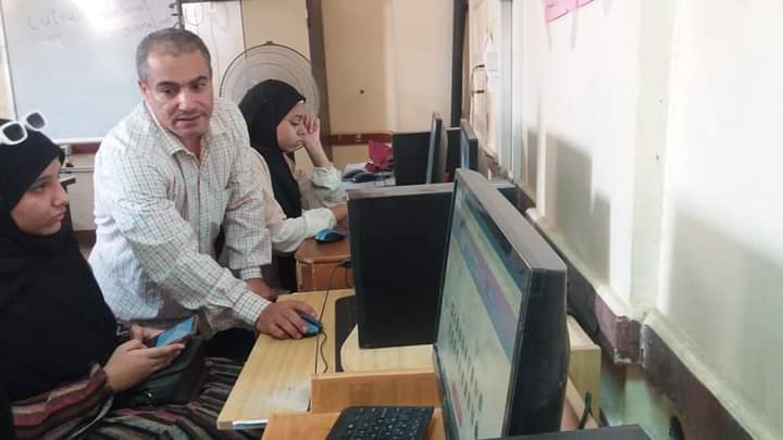 جانب من الورشة جانب من الورشة
