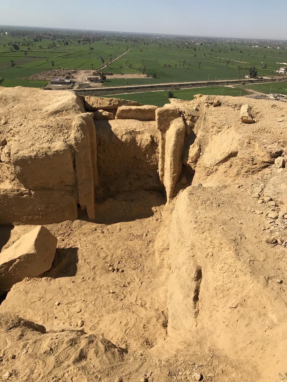 مدخل المقبرة