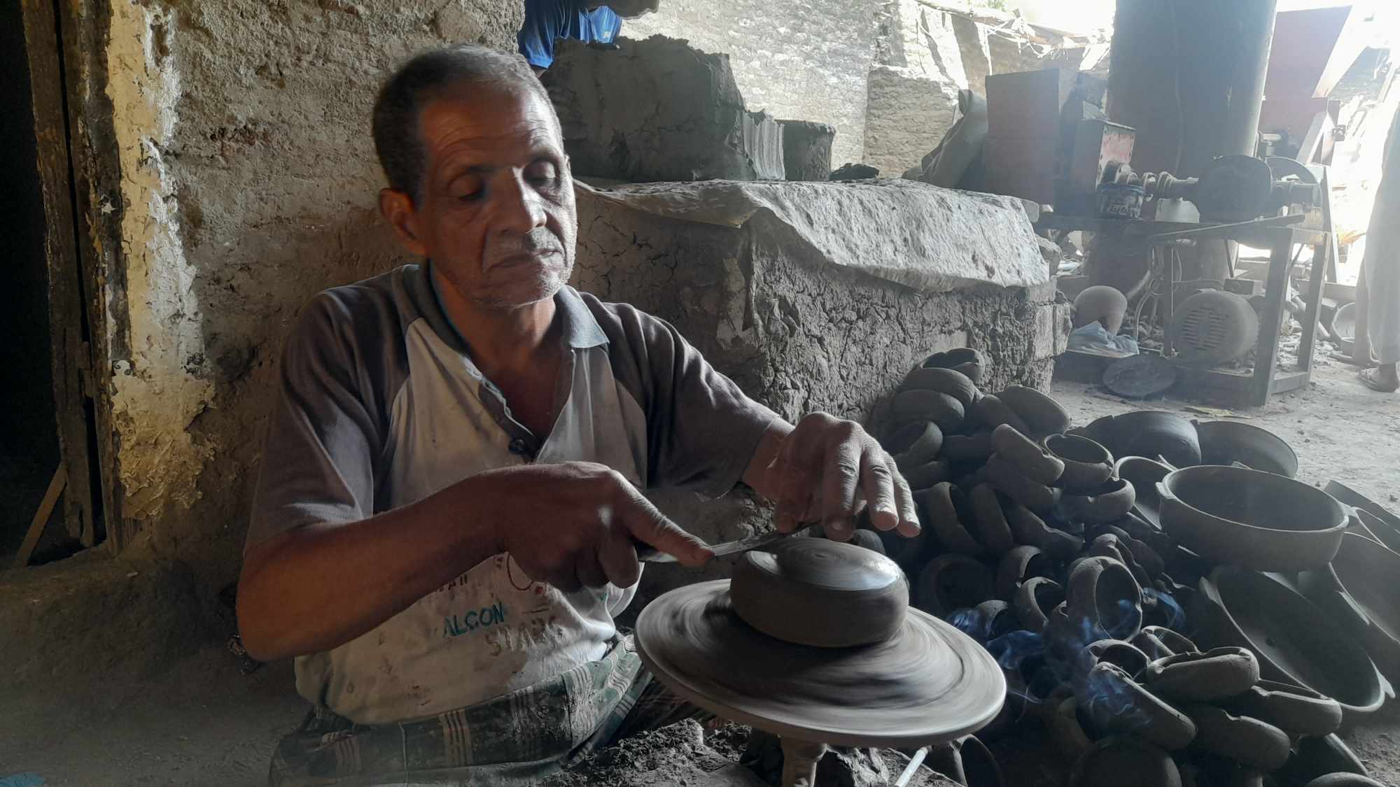 ناصر أبو اليزيد، خزاف قنا ناصر أبو اليزيد، خزاف قنا