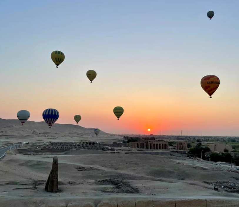 سماء الأقصر تشهد تحليق 30 رحلة بالون طائر