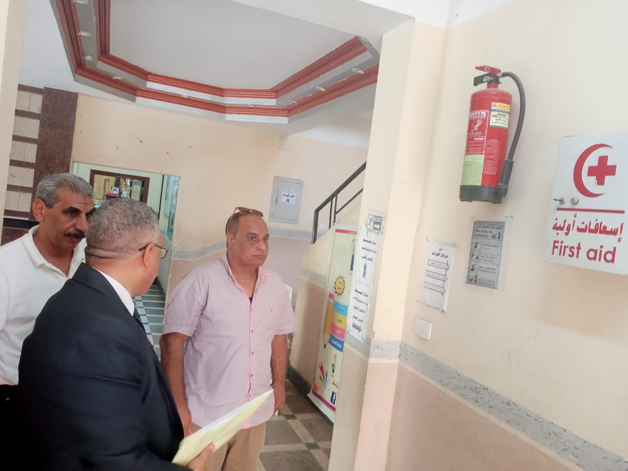 جولات للتحقق من توافر عناصر الأمن والسلامة داخل المدارس