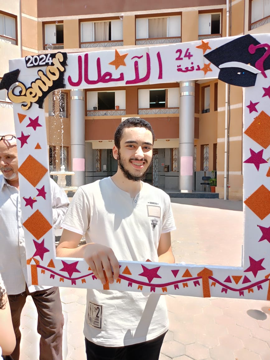 الطالب مصطفى أسامة أول مدارس المتفوقين