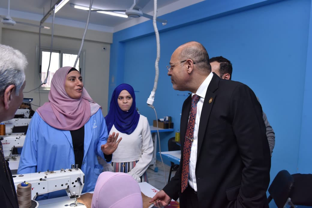 وزير العمل في مركز التدريب المهني وزير العمل في مركز التدريب المهني
