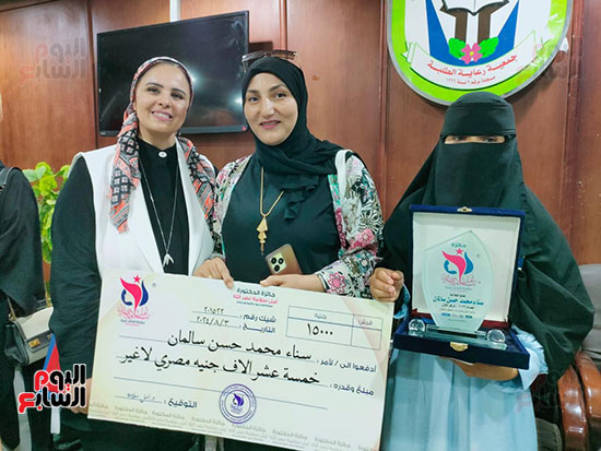 فتاة سينائية تكمل تعليمها بعد انقطاع 12 عاما فتاة سينائية تكمل تعليمها بعد انقطاع 12 عاما