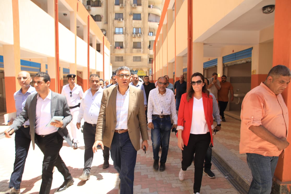 محافظ الجيزة يتفقد الأسواق الحضارية الجديدة