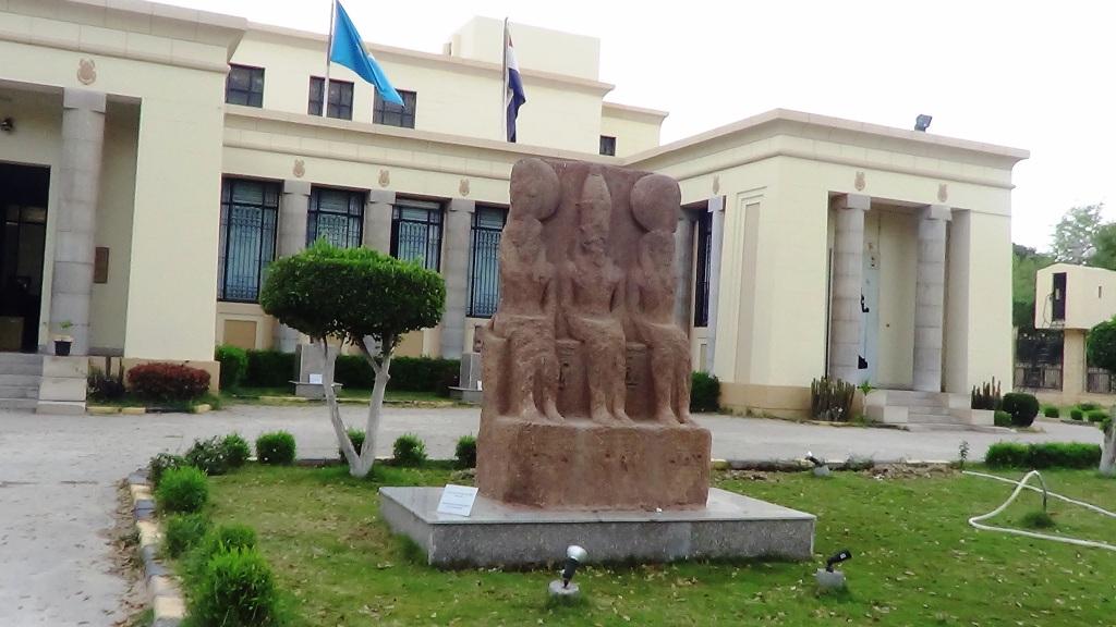 متحف آثار الإسماعيلية من الخارج متحف آثار الإسماعيلية من الخارج
