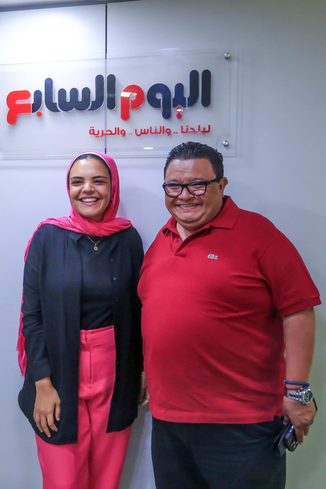 المخرج خالد جلال وصناع مسرحية الشهرة في جولة باليوم السابع بعد نجاحهم بمهرجان العلمين الجديدة (12)