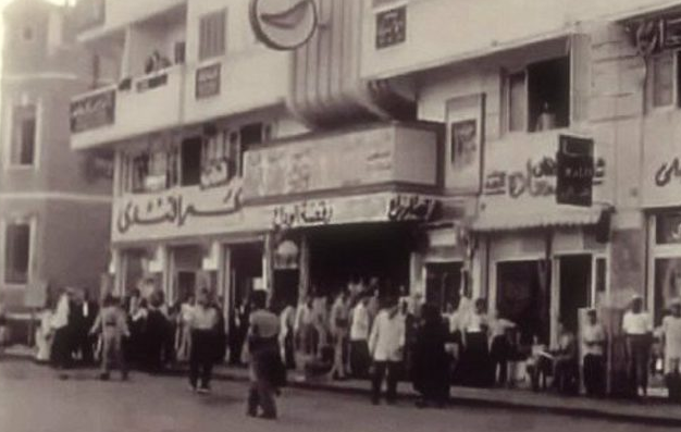 282996-محل-عمر-أفندي ارتبطت محلاته بأجمل ذكريات الأسر المصرية.. من هو عمر أفندي؟