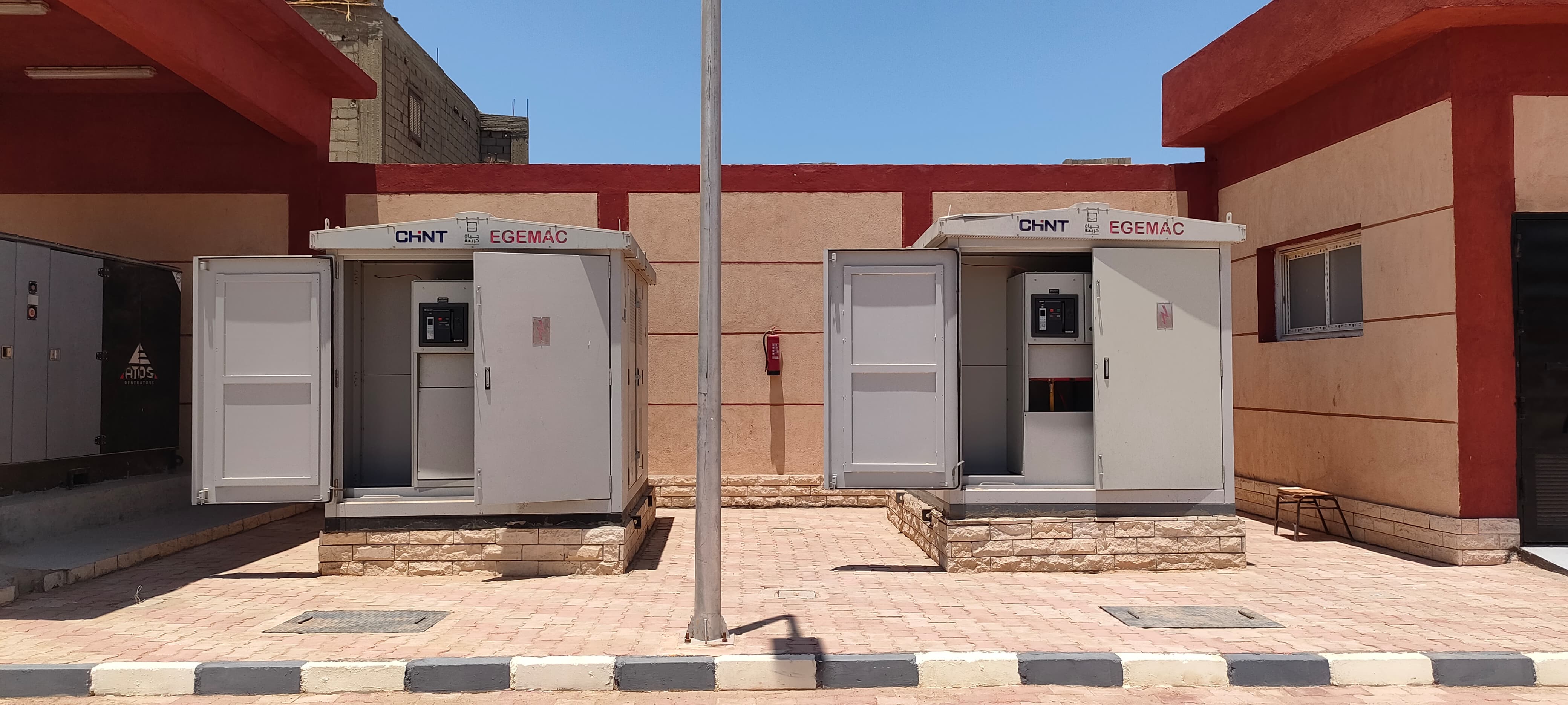 أكشاك داخل المحطة 