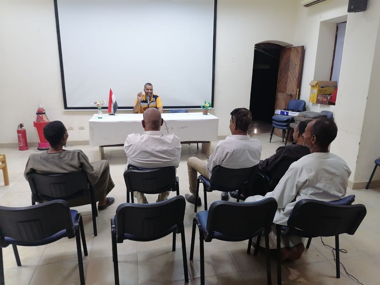 جانب من المناقشات الثقافية في قصور ثقافة الأقصر (1)